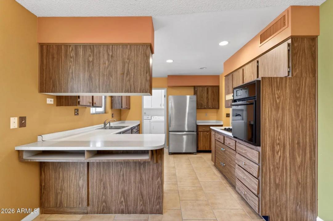 Real Estate Picture 7