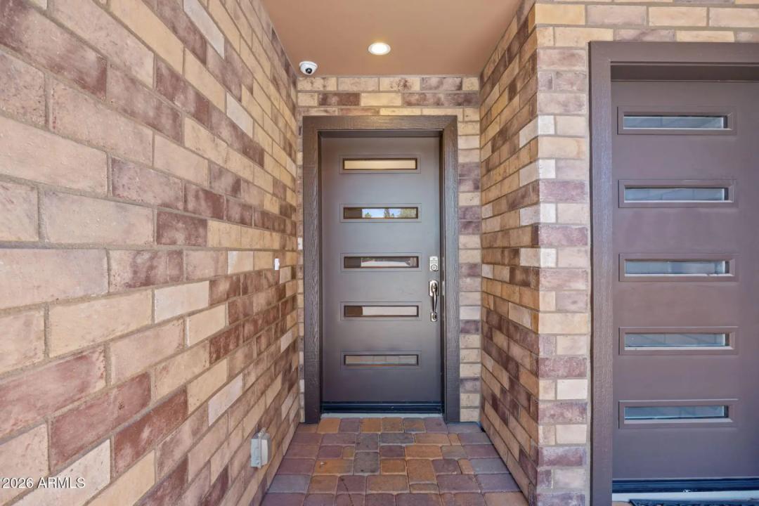 Real Estate Picture 3
