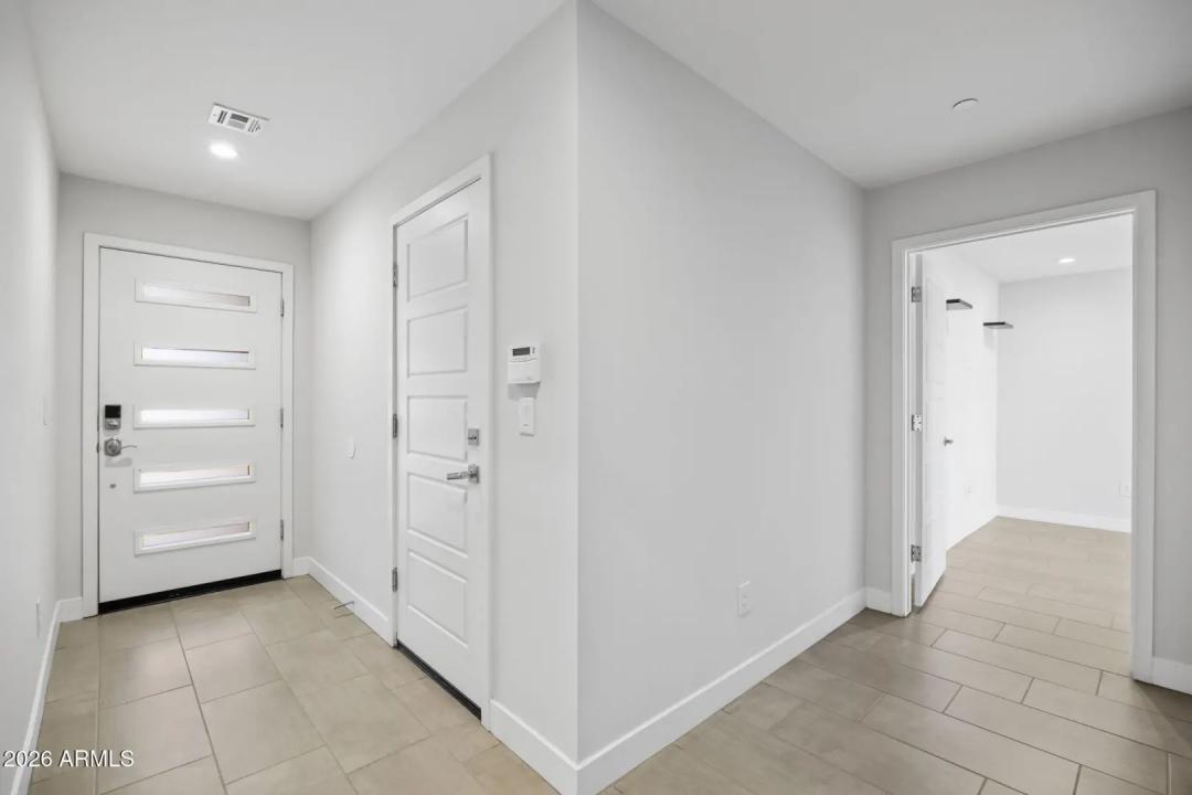 Real Estate Picture 4