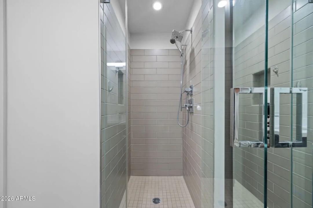 Real Estate Picture 9