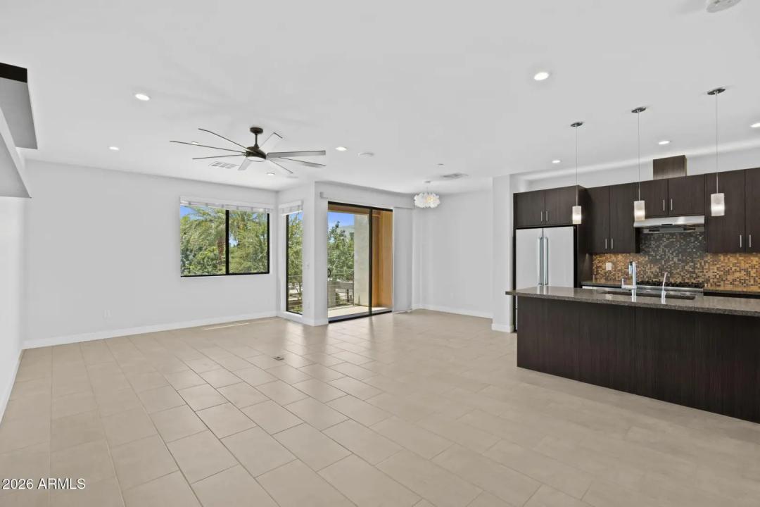 Real Estate Picture 12