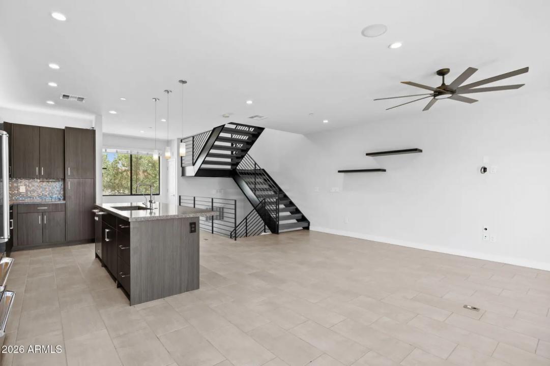 Real Estate Picture 13