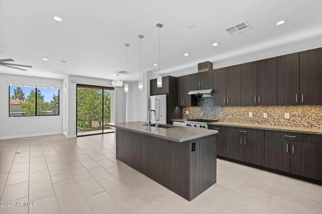 Real Estate Picture 16