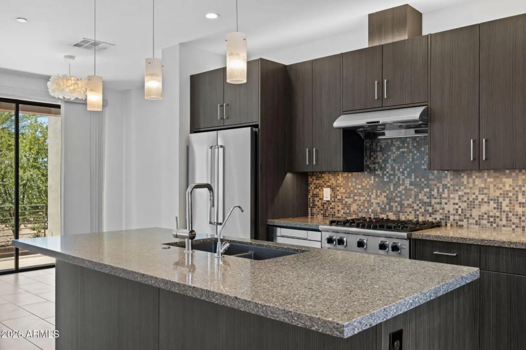 Real Estate Picture 17