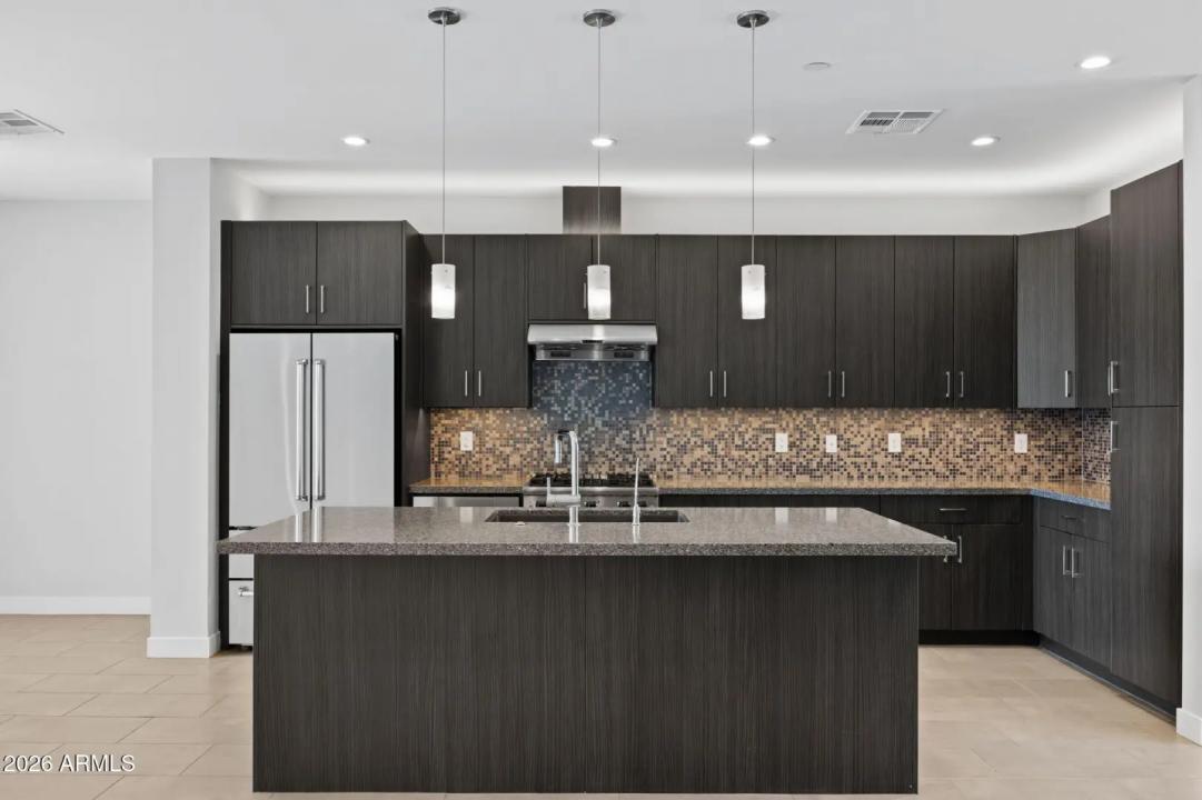 Real Estate Picture 18