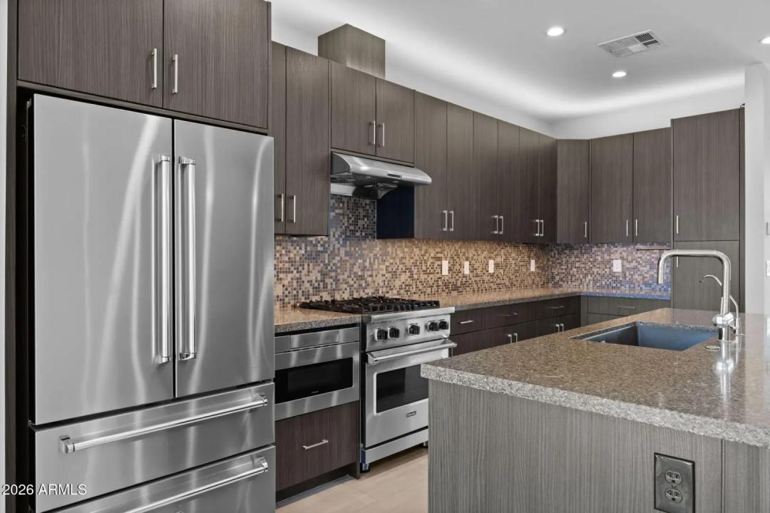 Real Estate Picture 19