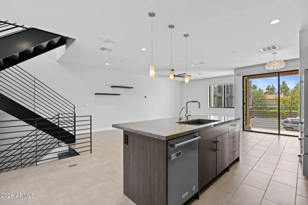 Real Estate Picture 21