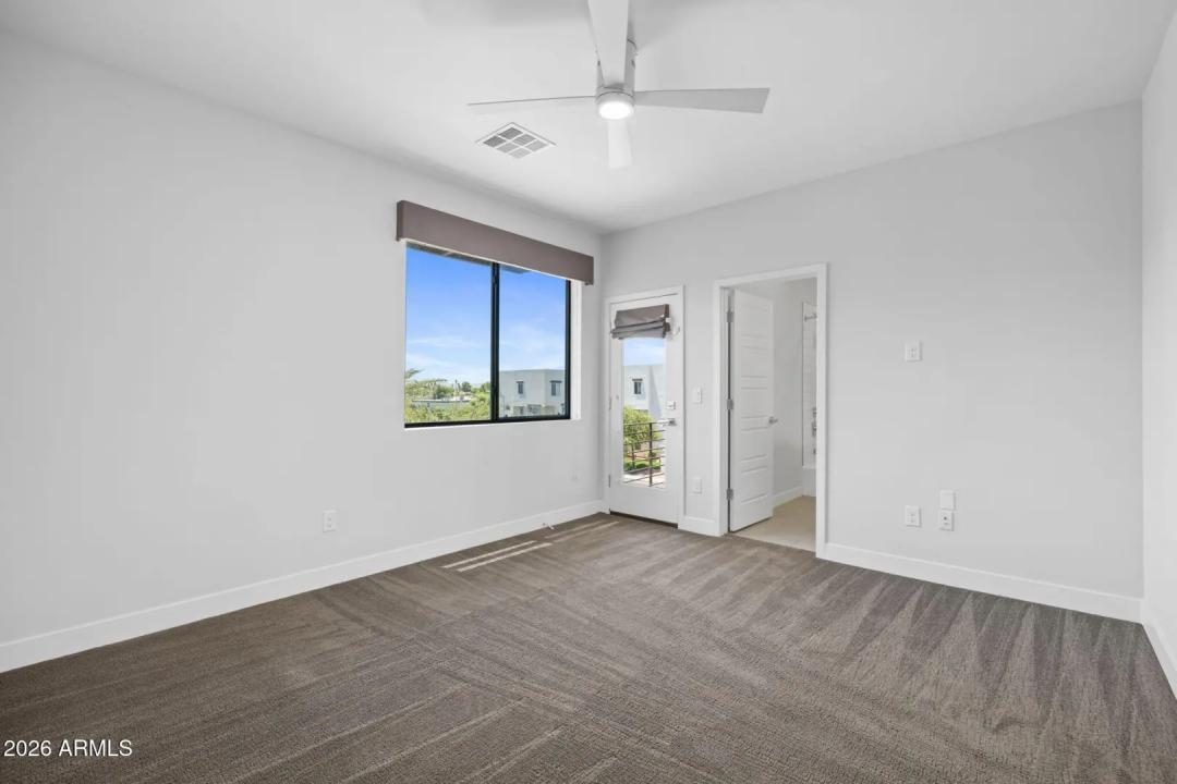 Real Estate Picture 24
