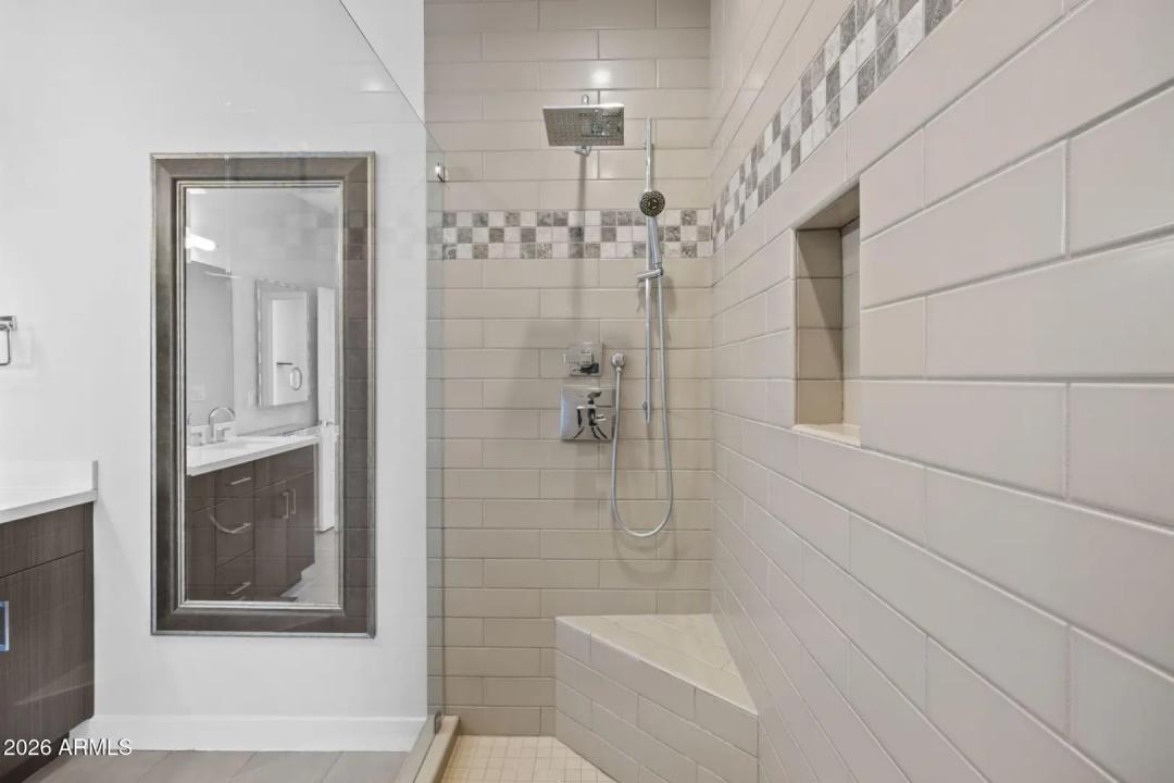 Real Estate Picture 34