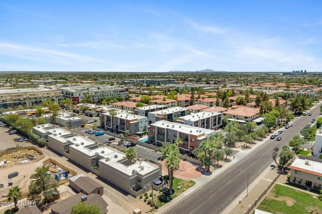 Real Estate Picture 50