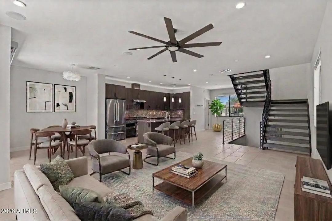 Real Estate Picture 10