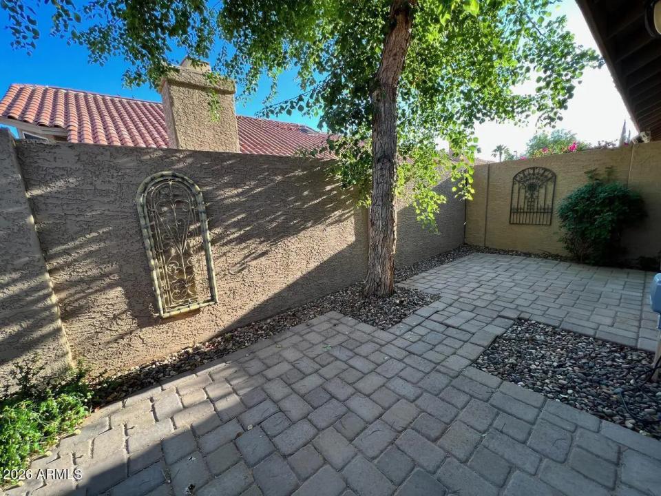 Real Estate Picture 5