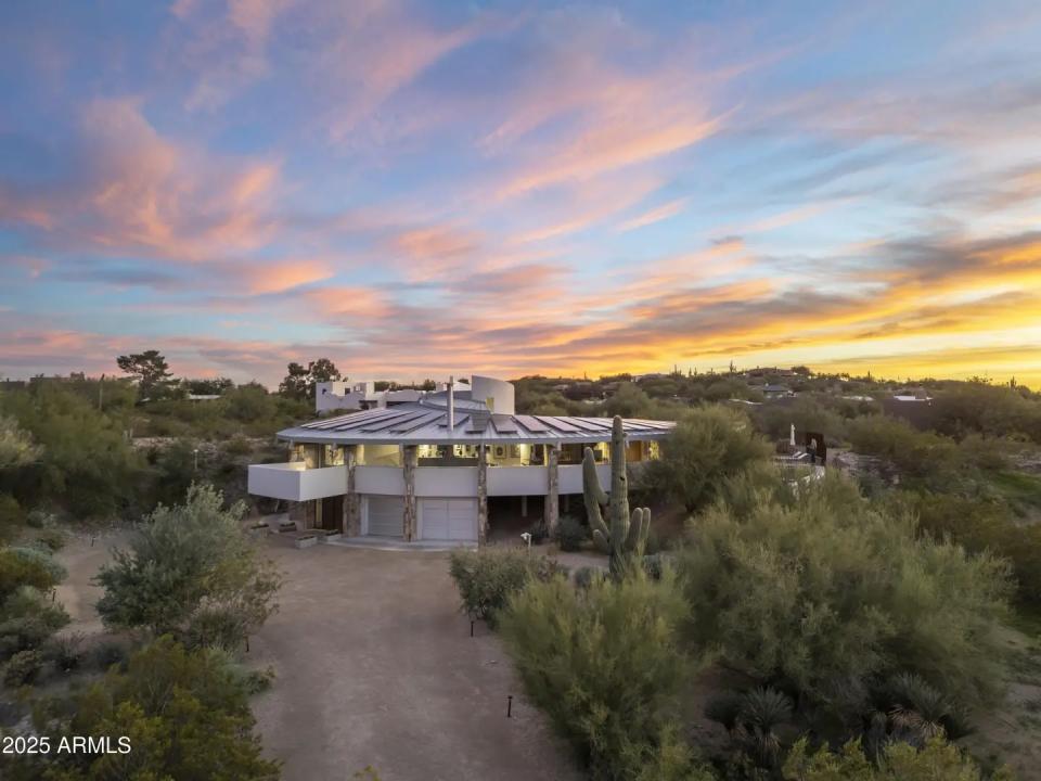 7915 E PRIMROSE Path Carefree AZ 85377