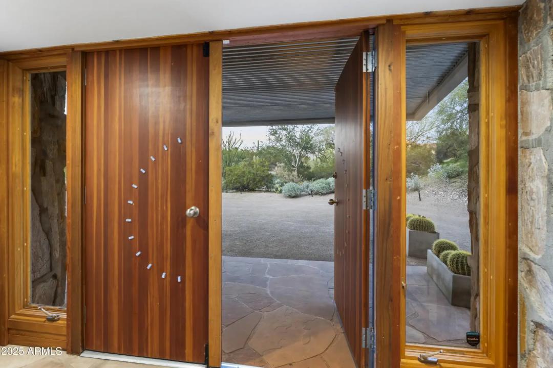 Real Estate Picture 7