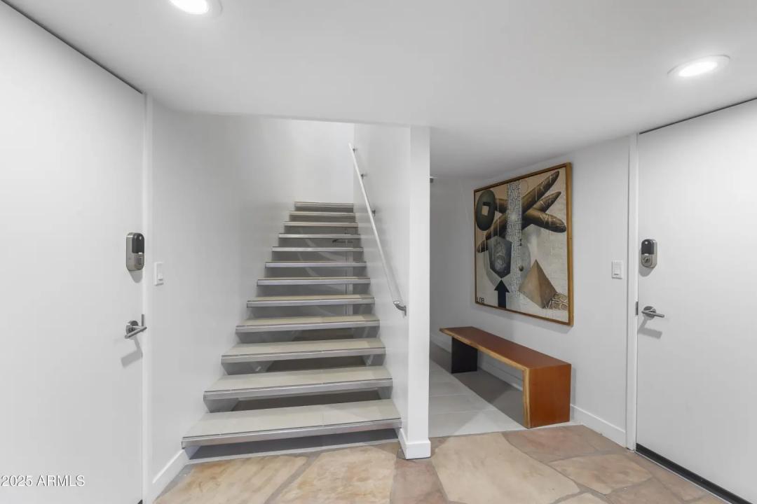 Real Estate Picture 8