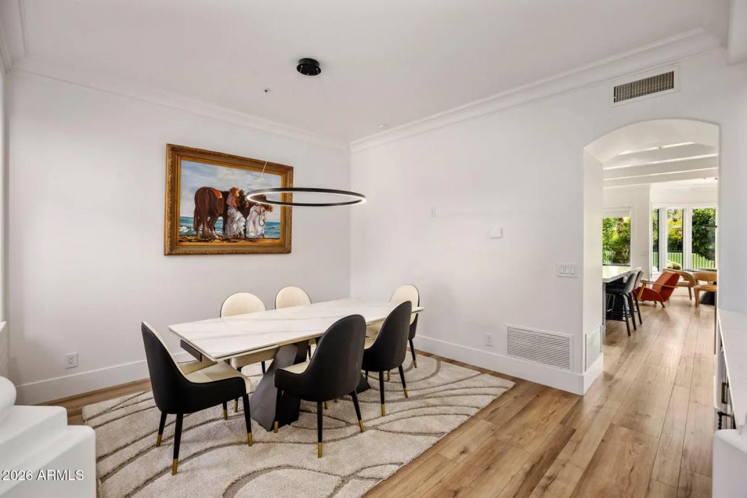 Real Estate Picture 11