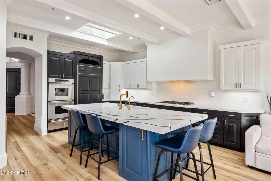 Real Estate Picture 12