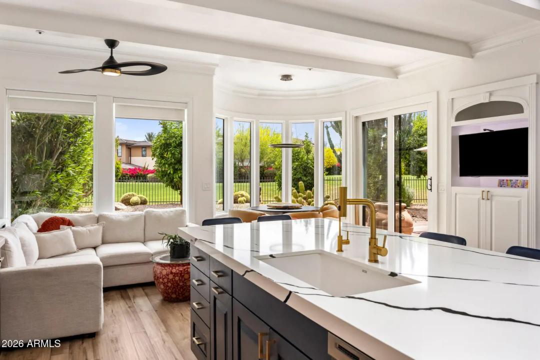 Real Estate Picture 14