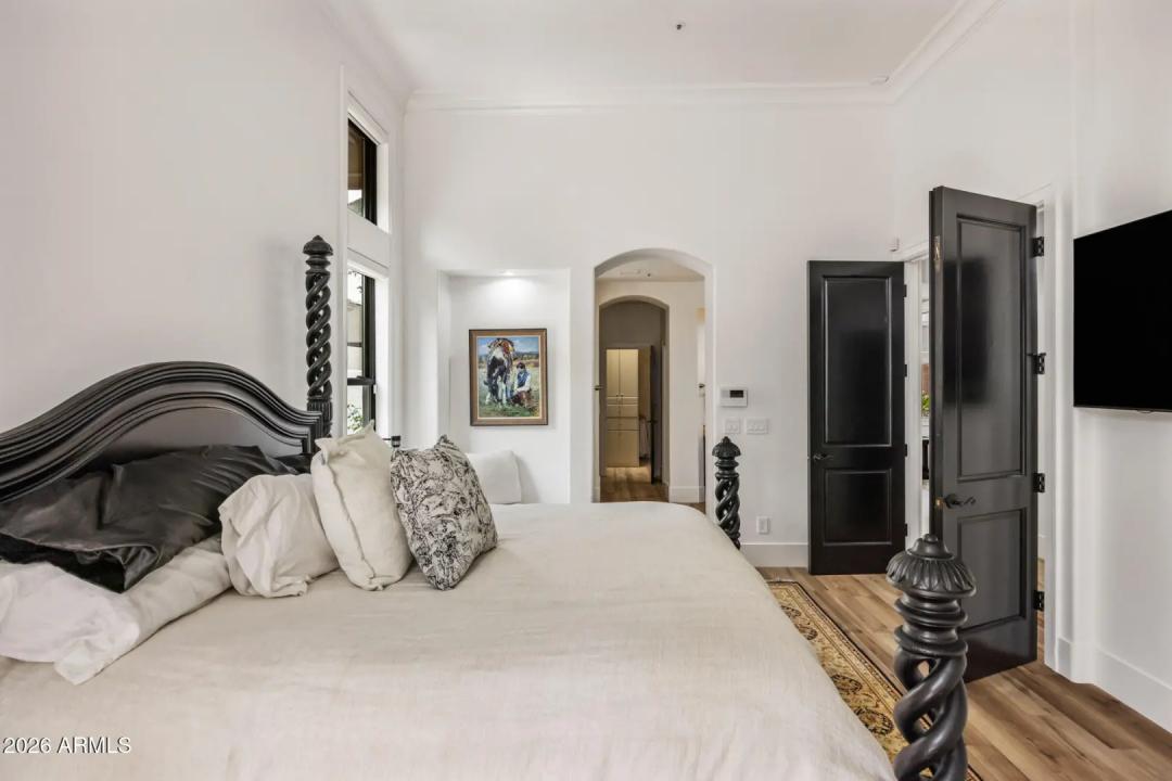 Real Estate Picture 16