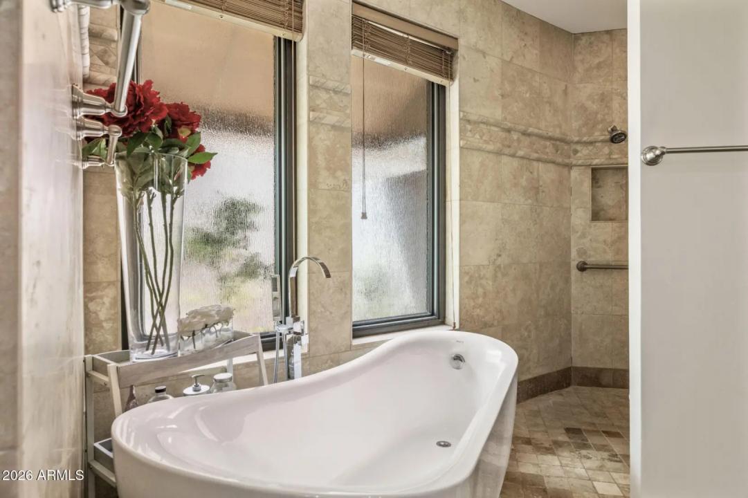 Real Estate Picture 18