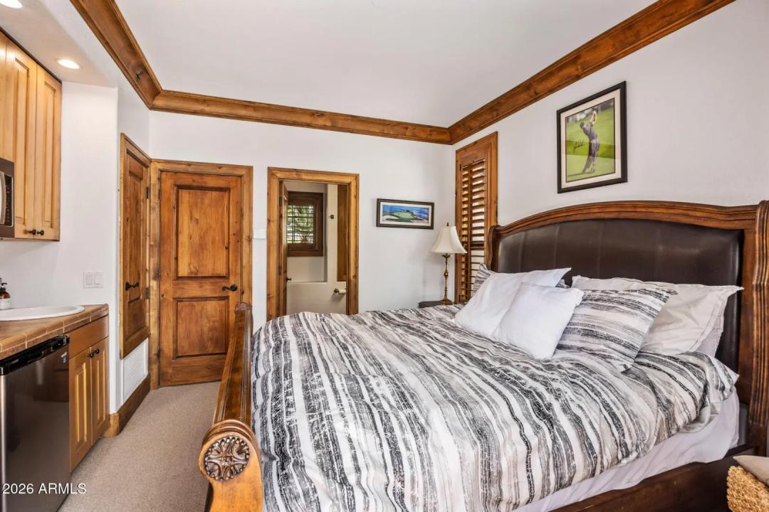 Real Estate Picture 24