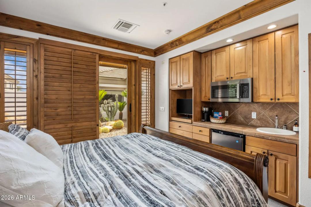 Real Estate Picture 25