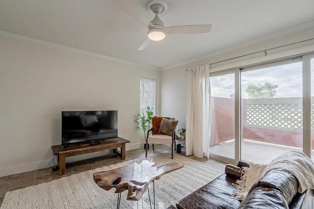 Real Estate Picture 8