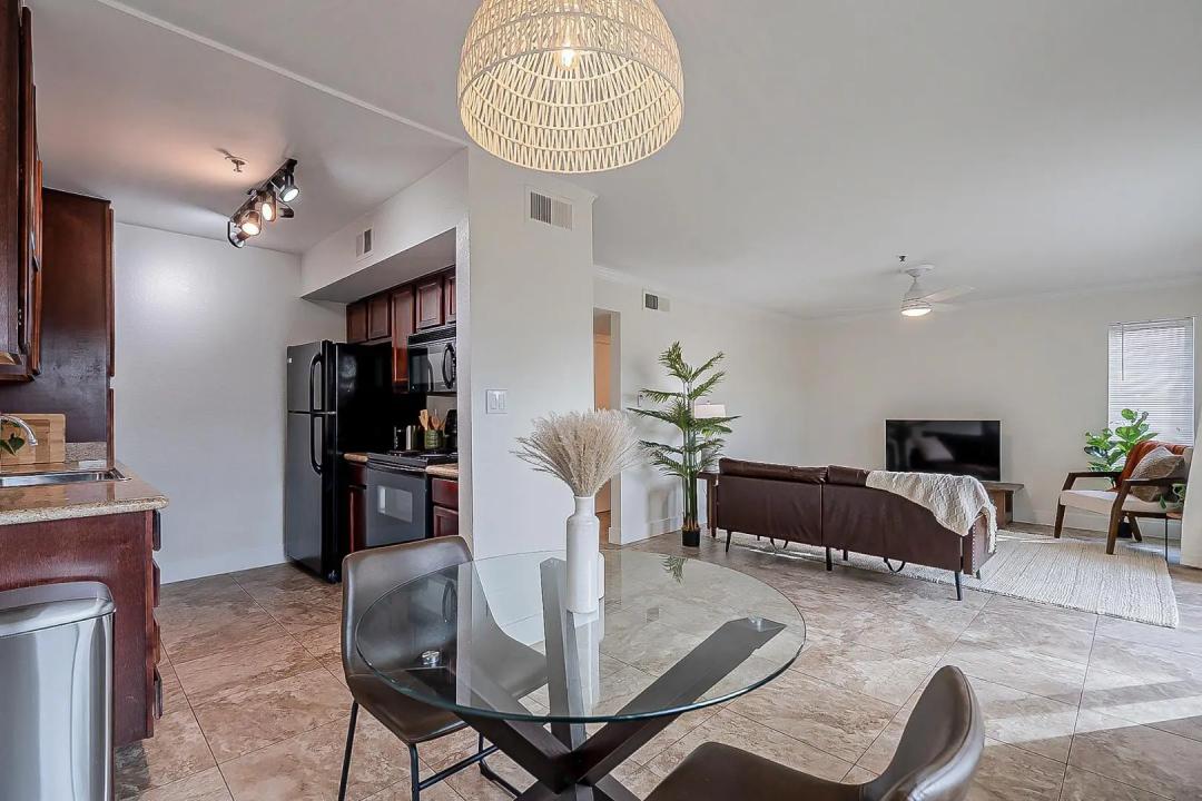 Real Estate Picture 17
