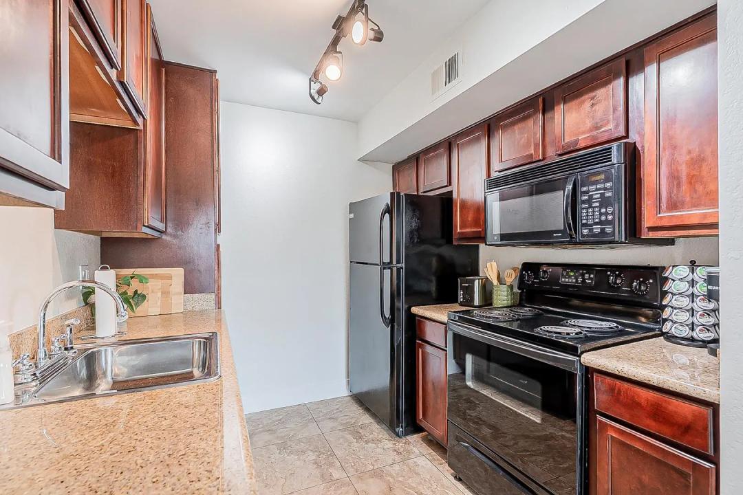 Real Estate Picture 18