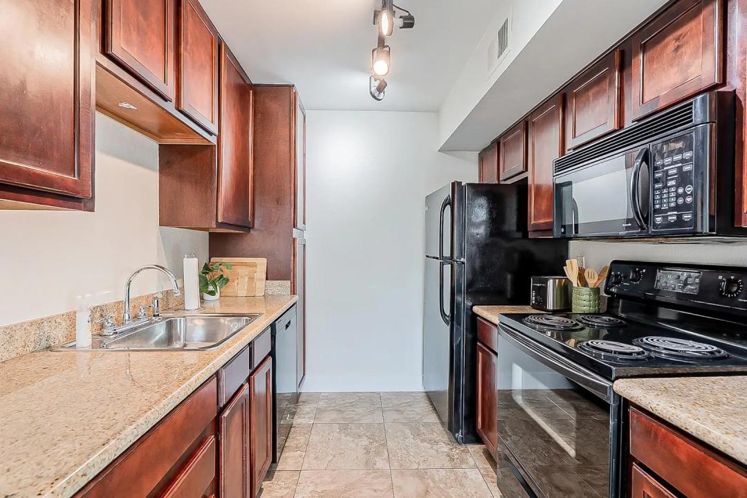 Real Estate Picture 19