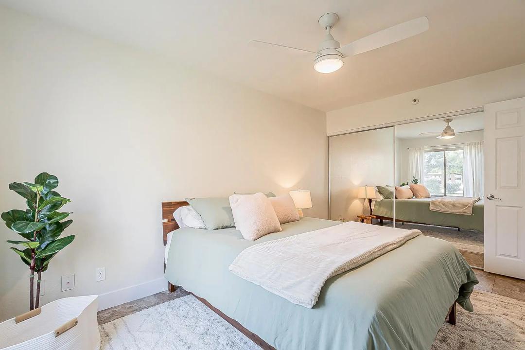Real Estate Picture 22