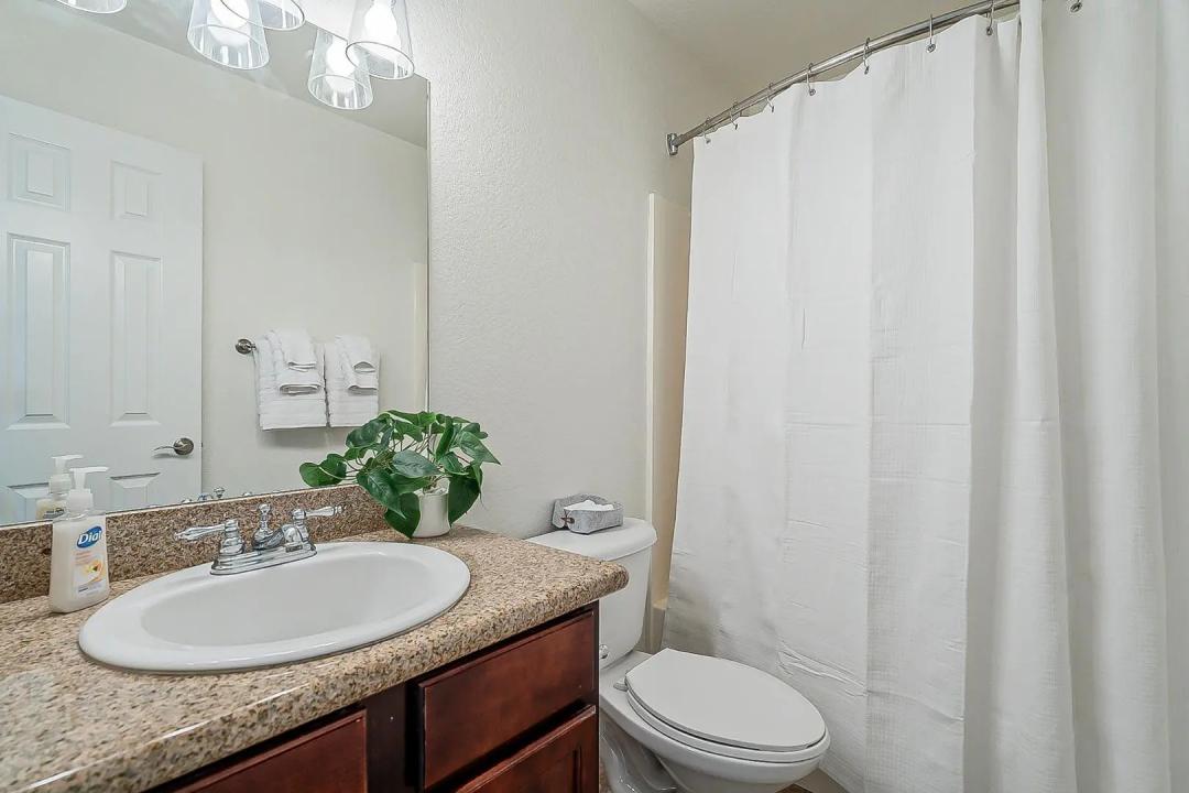 Real Estate Picture 25