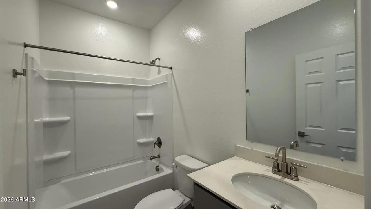 Real Estate Picture 9