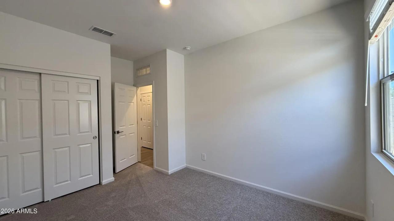 Real Estate Picture 11