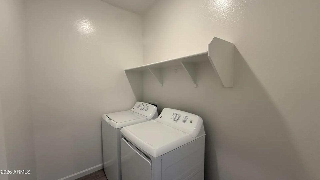 Real Estate Picture 12