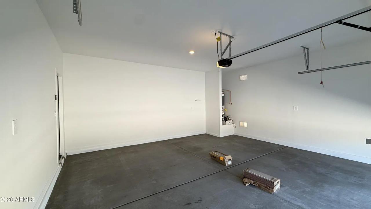 Real Estate Picture 14