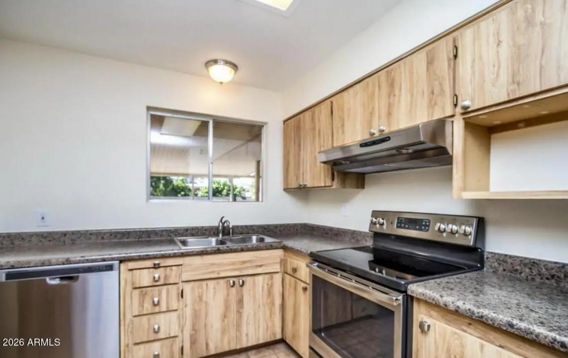 Real Estate Picture 5