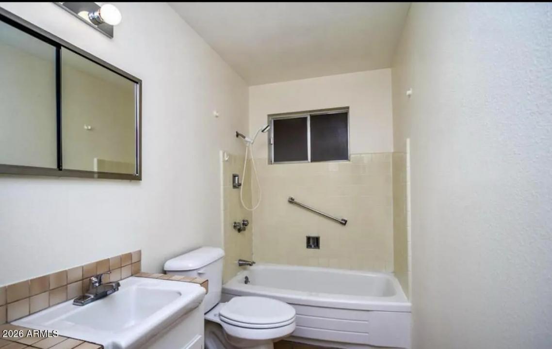 Real Estate Picture 13