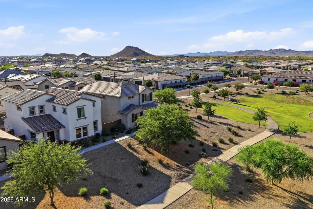 Real Estate Picture 35