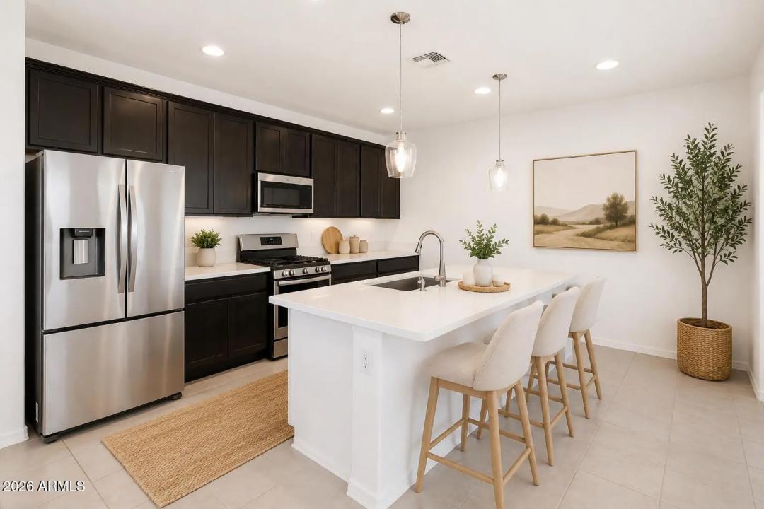 Real Estate Picture 4