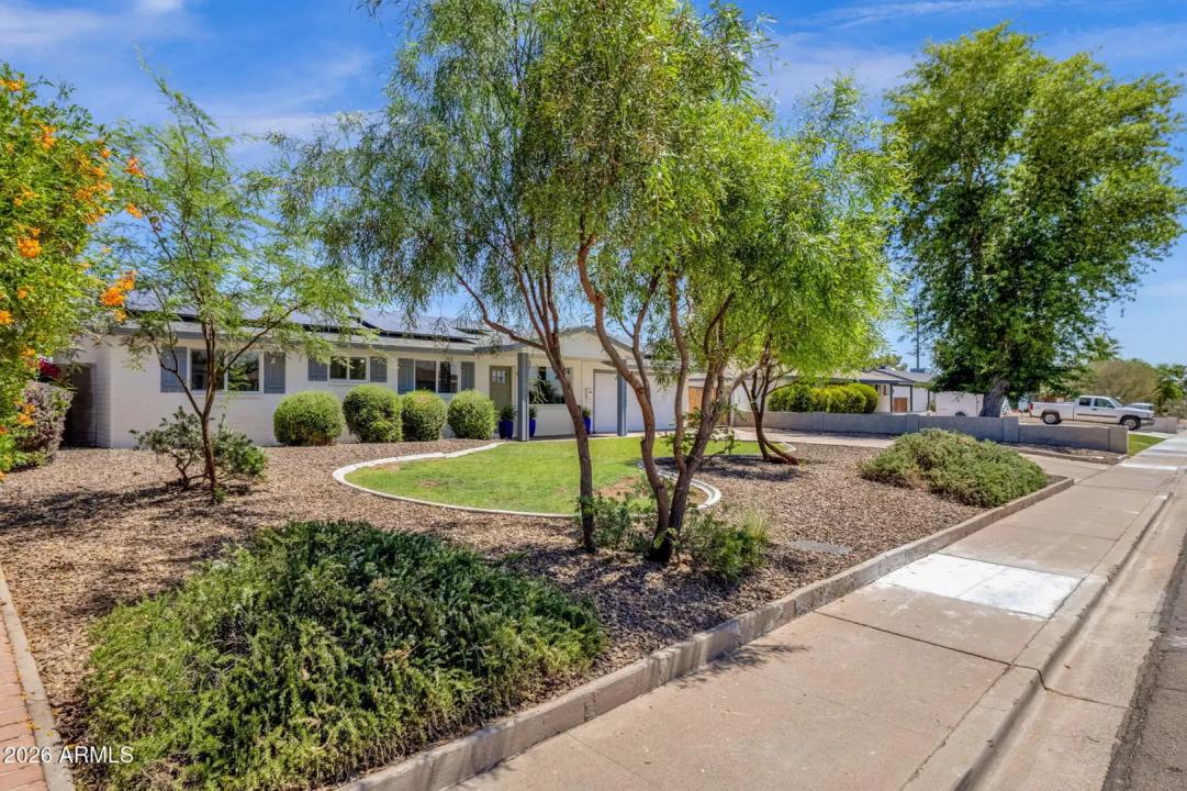 Real Estate Picture 1