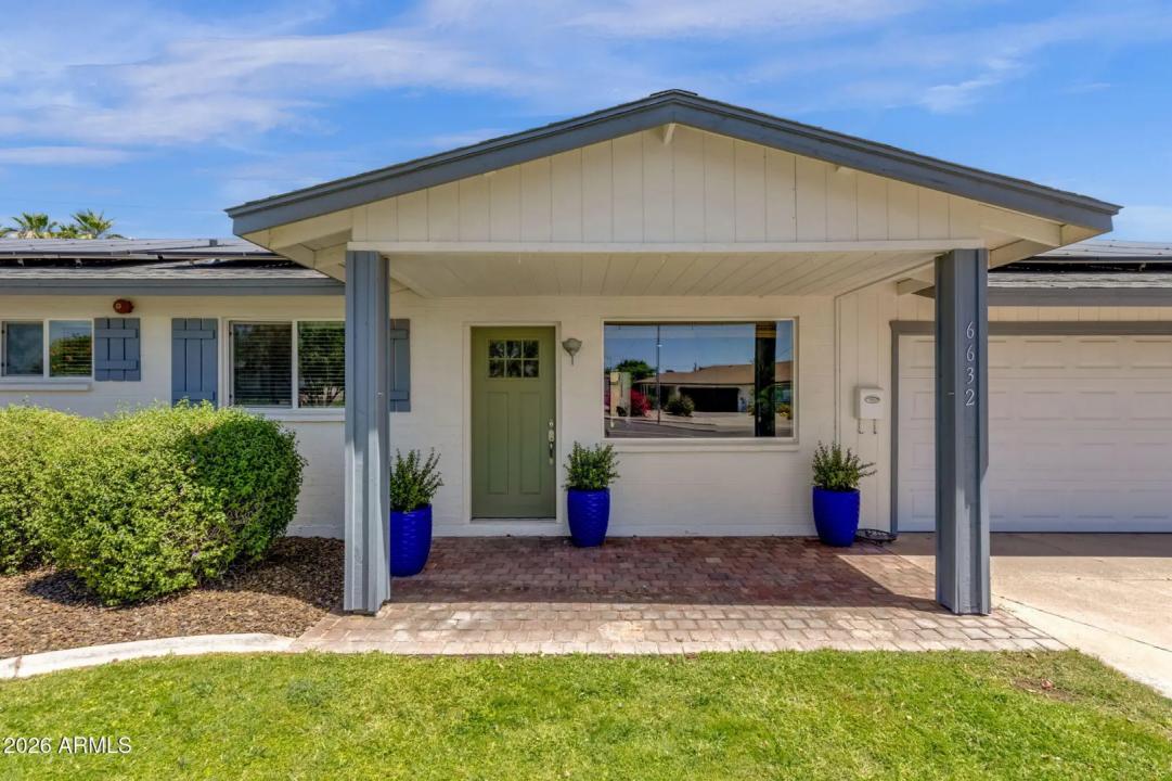 Real Estate Picture 3