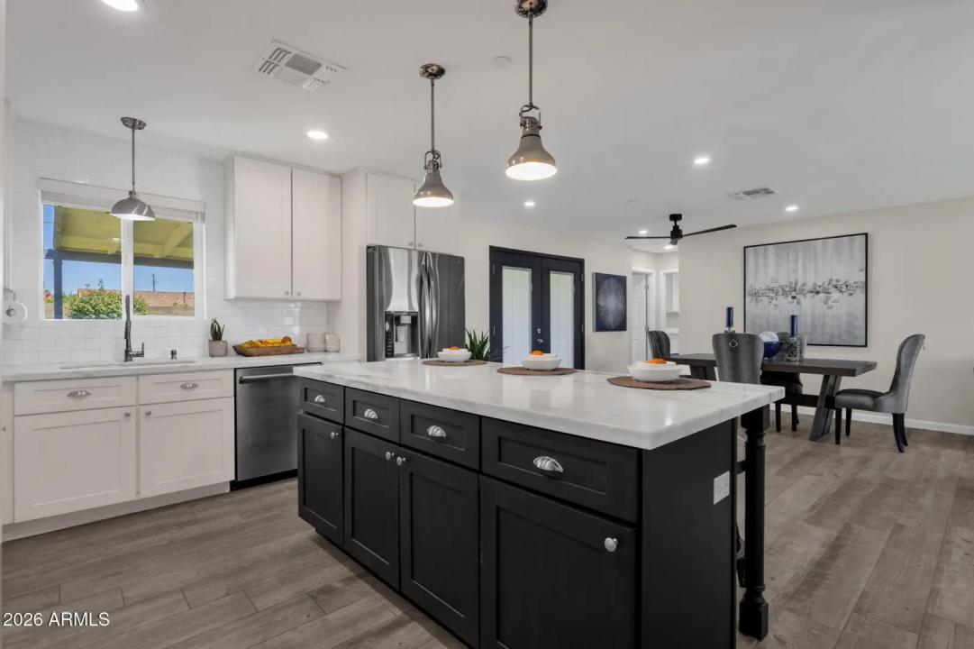 Real Estate Picture 9