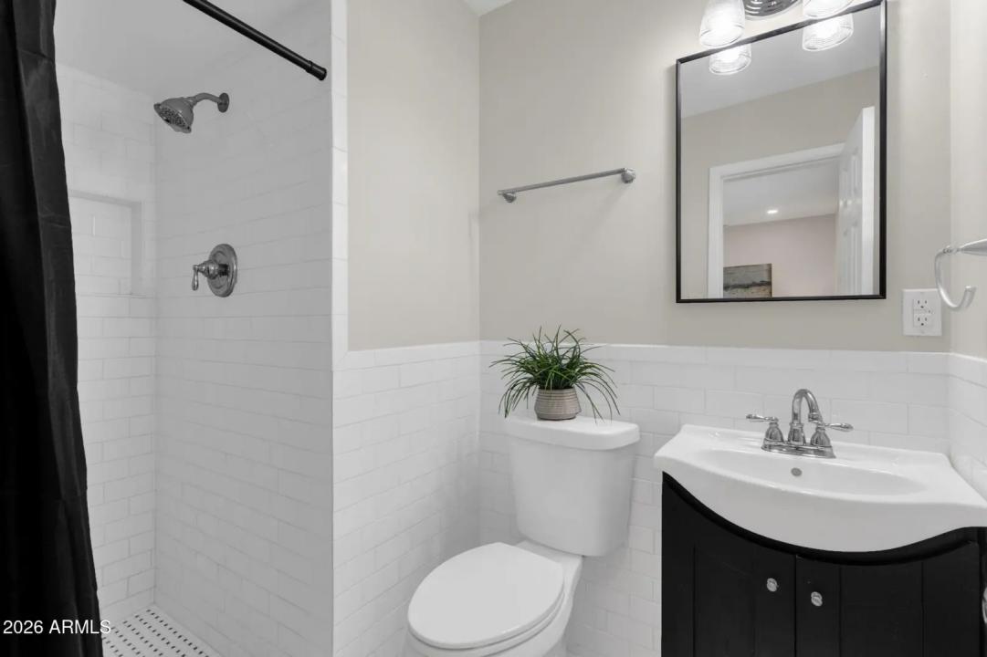 Real Estate Picture 18
