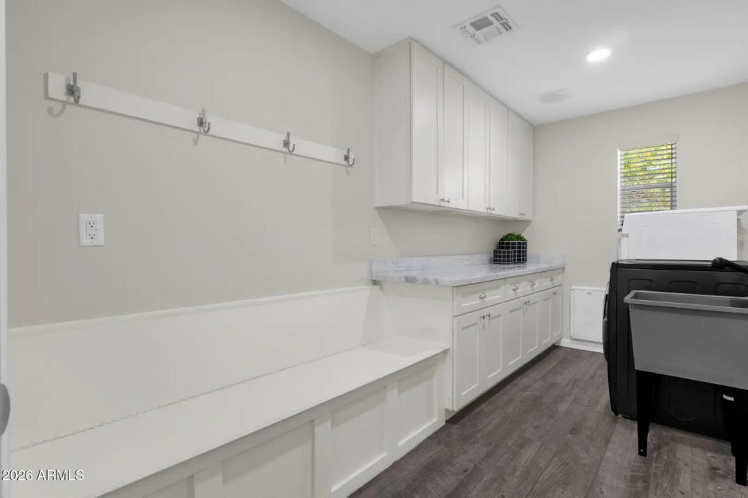 Real Estate Picture 27