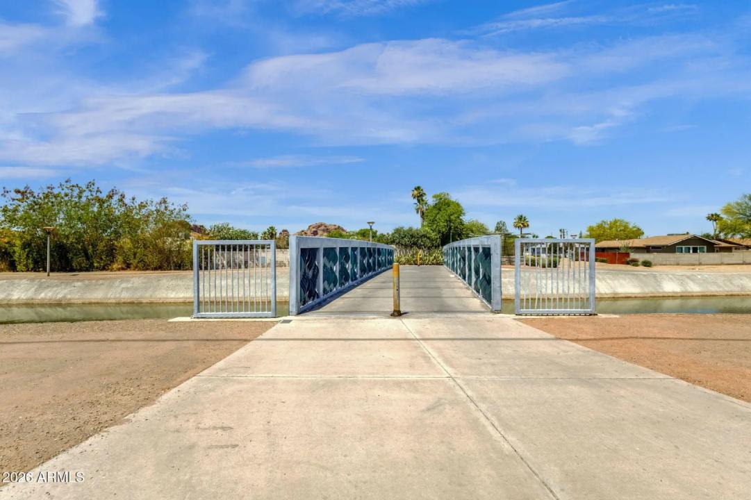 Real Estate Picture 32
