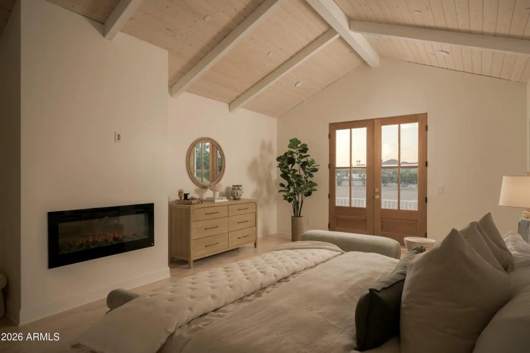 Real Estate Picture 13