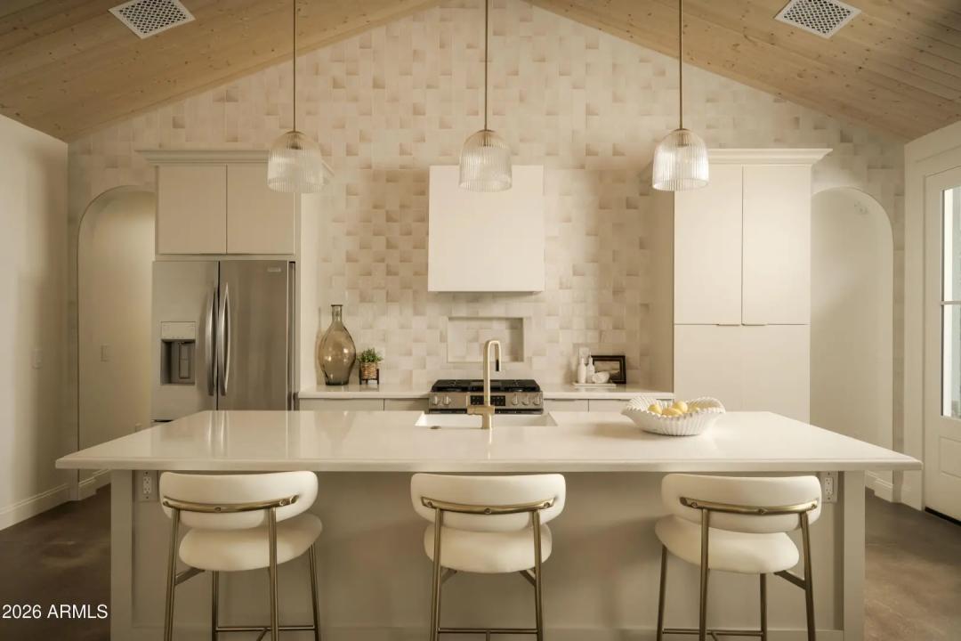 Real Estate Picture 16