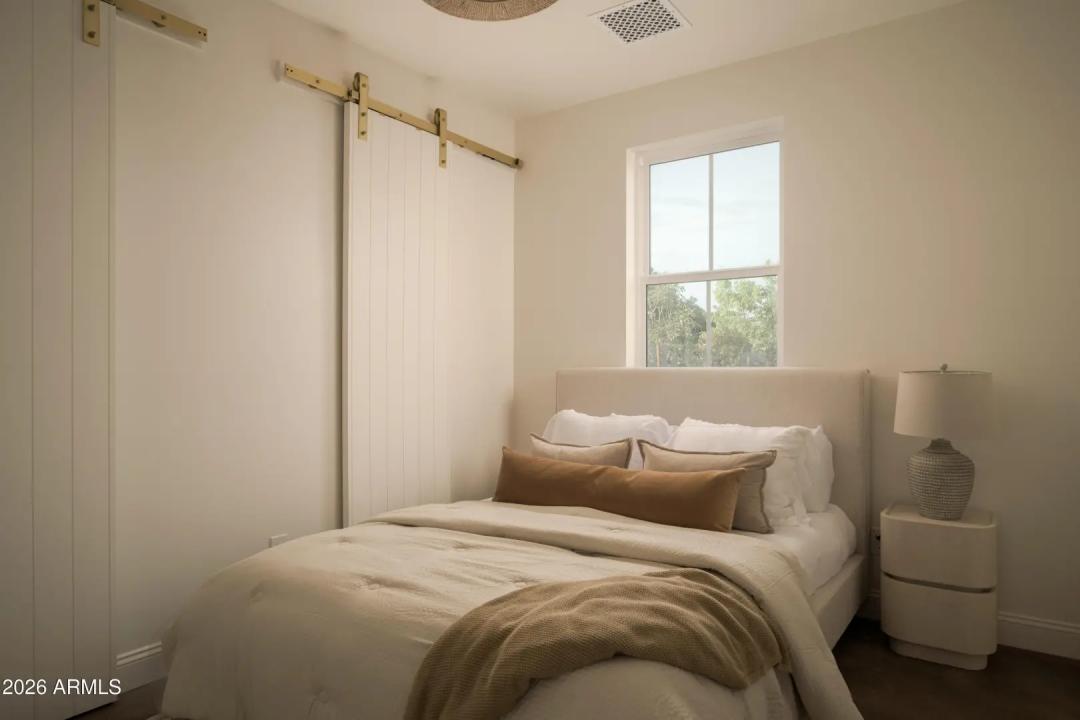 Real Estate Picture 18