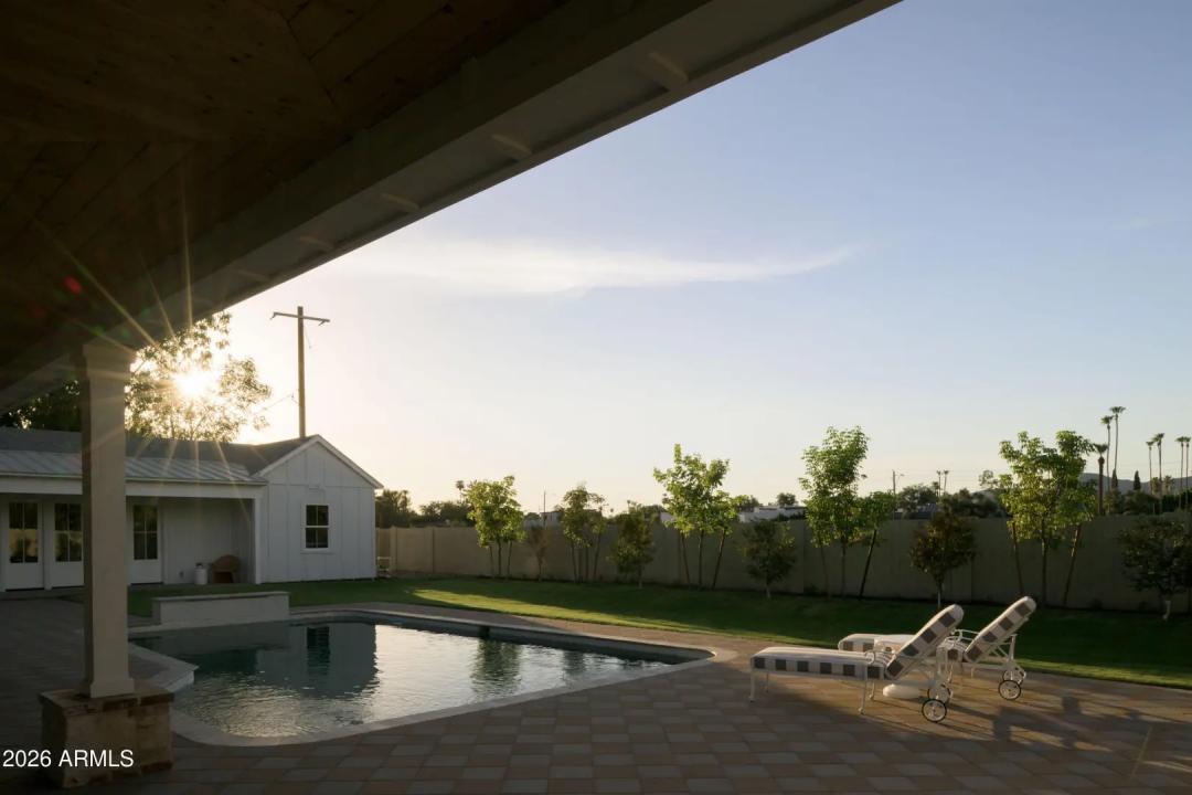 Real Estate Picture 24